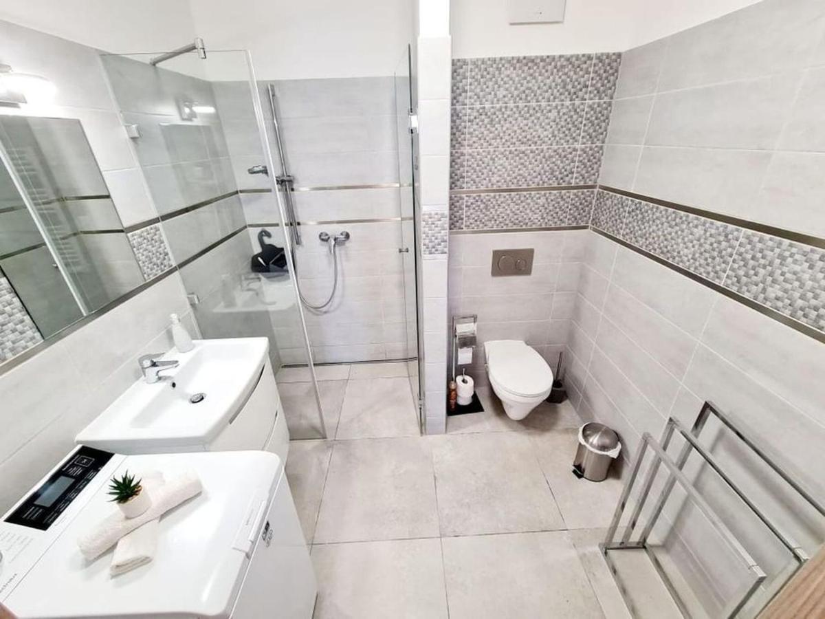 Hungary Homes Residence ヘーヴィーズ エクステリア 写真